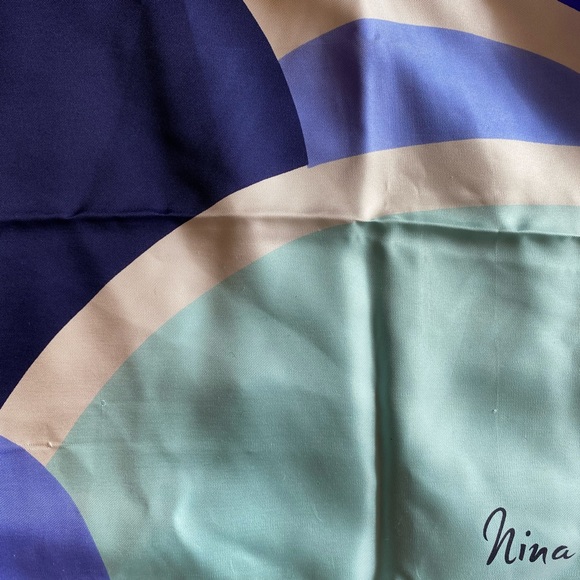 Vintage NINA RICCI PARIS Silk Scarf Square Blue White Rolled Hem Abstract Circle - Picture 6 of 7